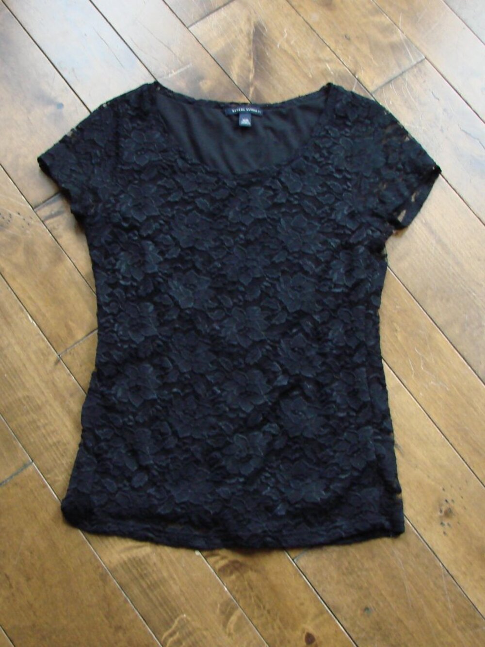 Banana Republic Black Floral Lace Top Dressy Short Sleeve Round Neck Size Medium
